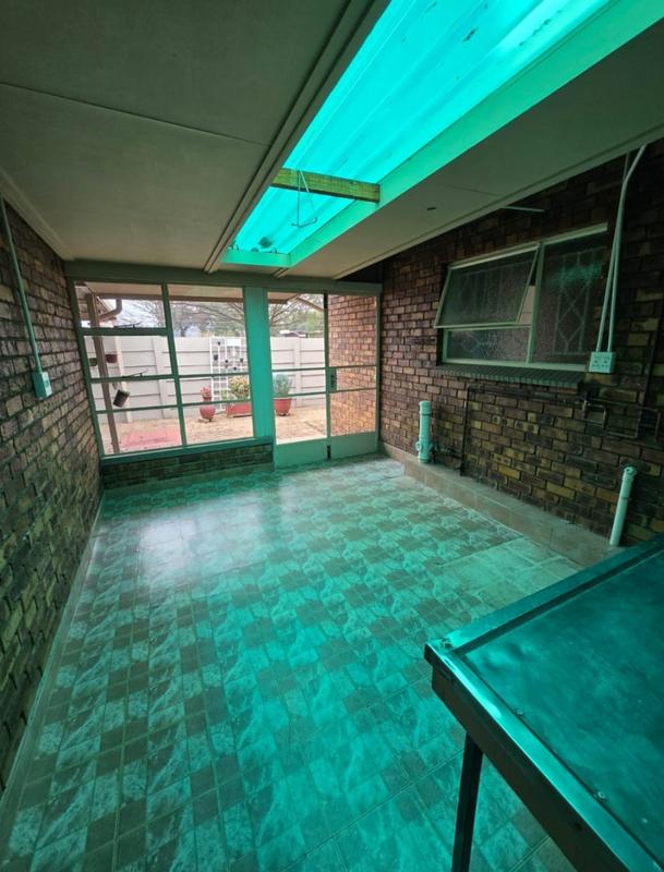 2 Bedroom Property for Sale in Dunnottar Gauteng