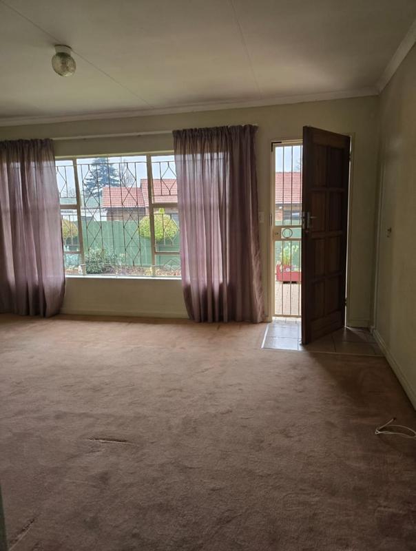 2 Bedroom Property for Sale in Dunnottar Gauteng