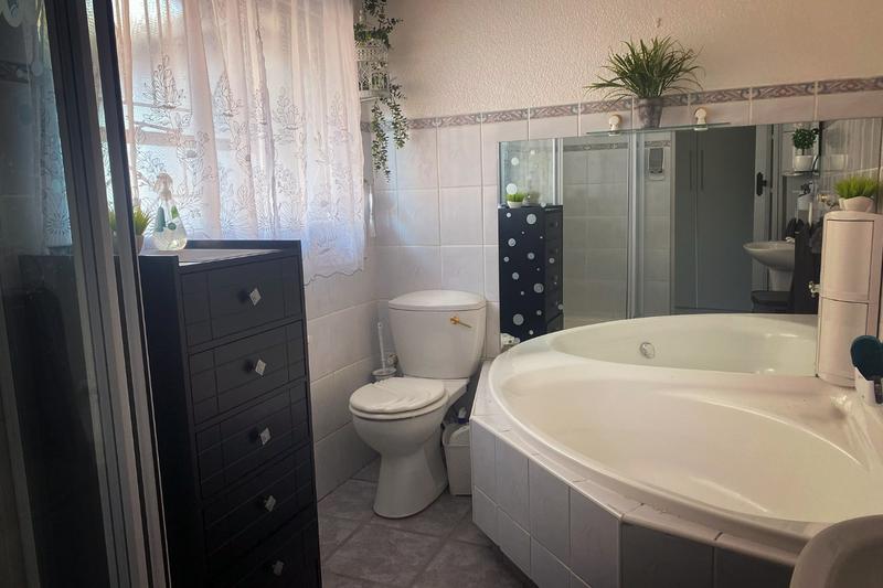 3 Bedroom Property for Sale in Dunnottar Gauteng