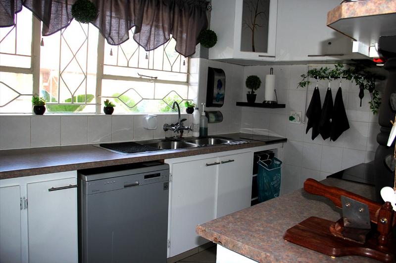 3 Bedroom Property for Sale in Dunnottar Gauteng