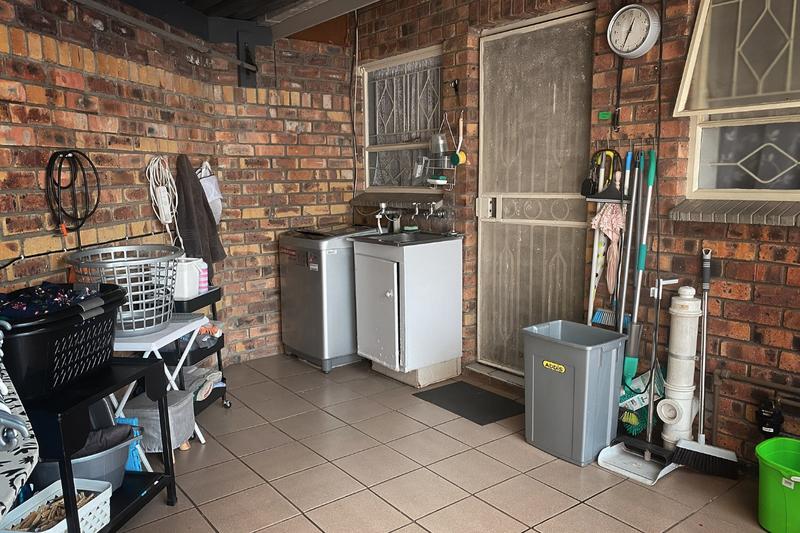 3 Bedroom Property for Sale in Dunnottar Gauteng