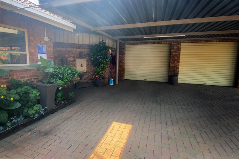 3 Bedroom Property for Sale in Dunnottar Gauteng