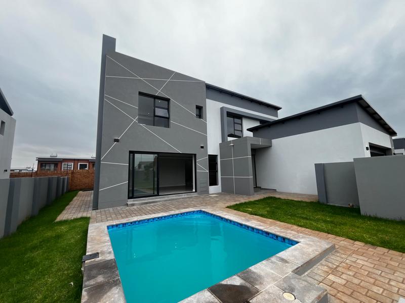 4 Bedroom Property for Sale in Fountainbrook Estate Gauteng
