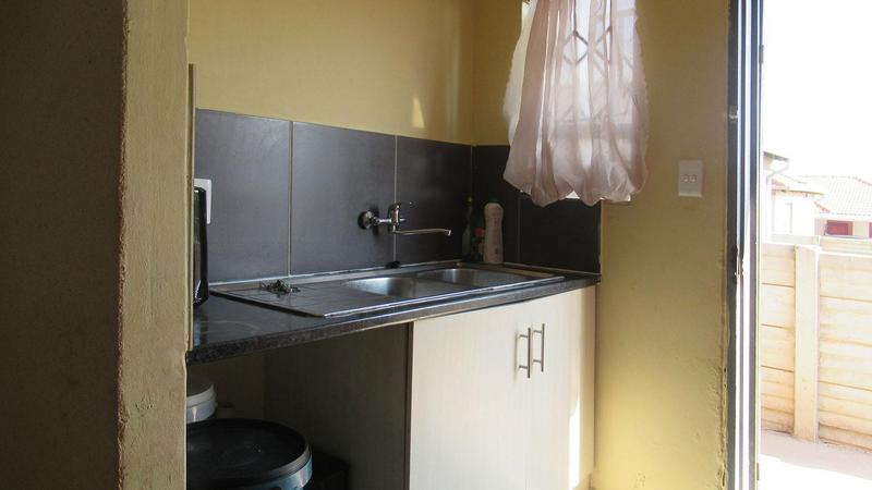 2 Bedroom Property for Sale in Witpoortjie Gauteng