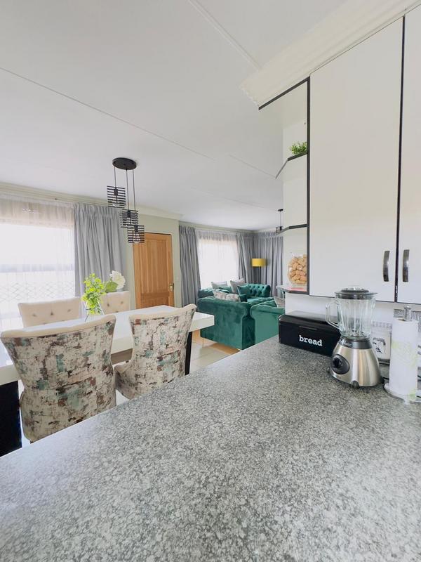 4 Bedroom Property for Sale in Mmesi Park Gauteng