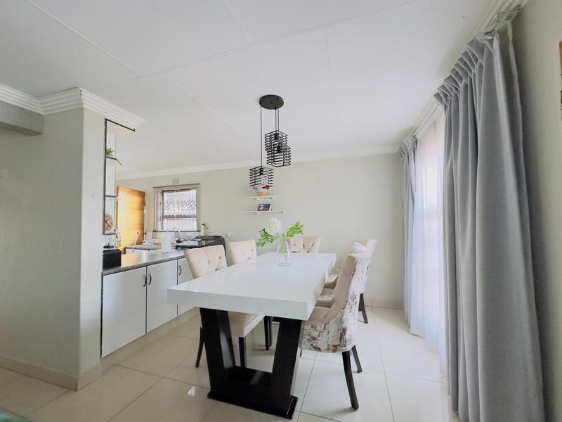 4 Bedroom Property for Sale in Mmesi Park Gauteng