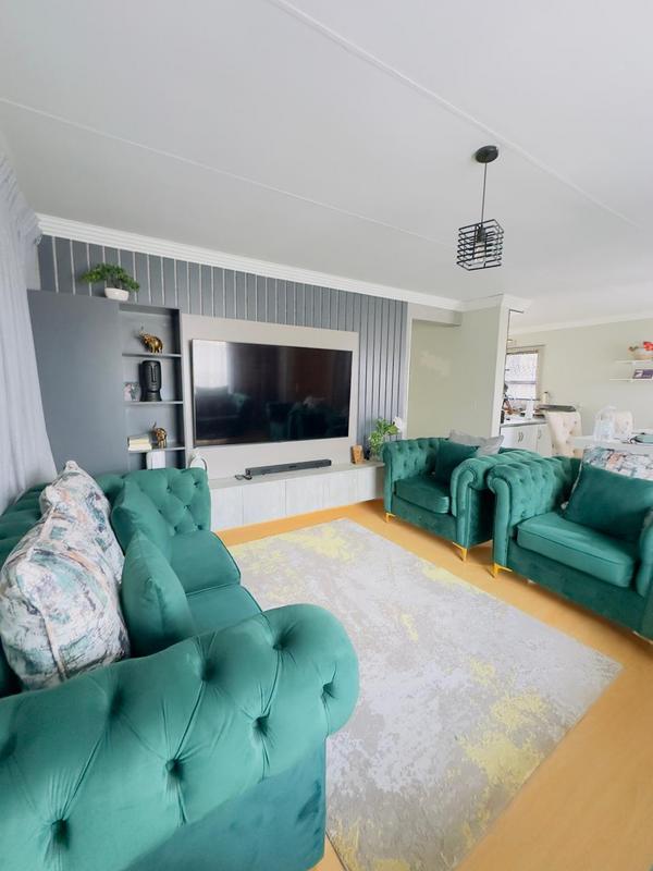 4 Bedroom Property for Sale in Mmesi Park Gauteng