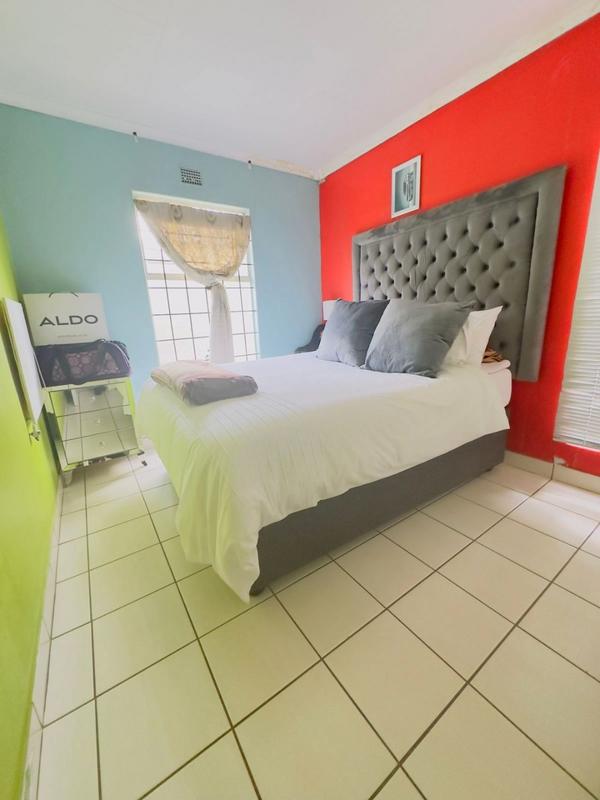 4 Bedroom Property for Sale in Mmesi Park Gauteng