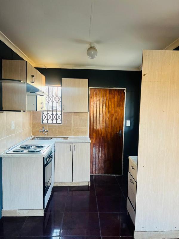 To Let 3 Bedroom Property for Rent in Fleurhof Gauteng