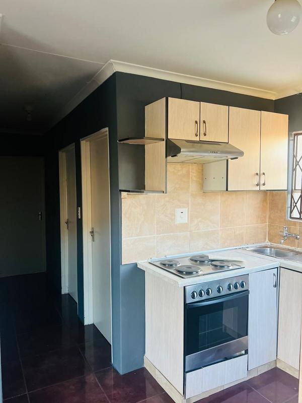 To Let 3 Bedroom Property for Rent in Fleurhof Gauteng