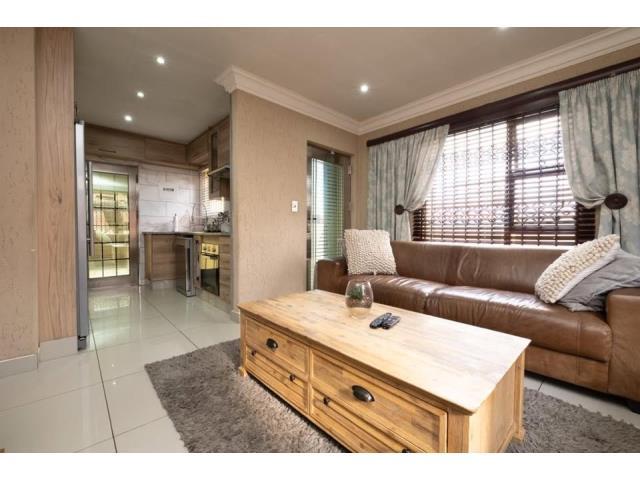 To Let 3 Bedroom Property for Rent in Fleurhof Gauteng