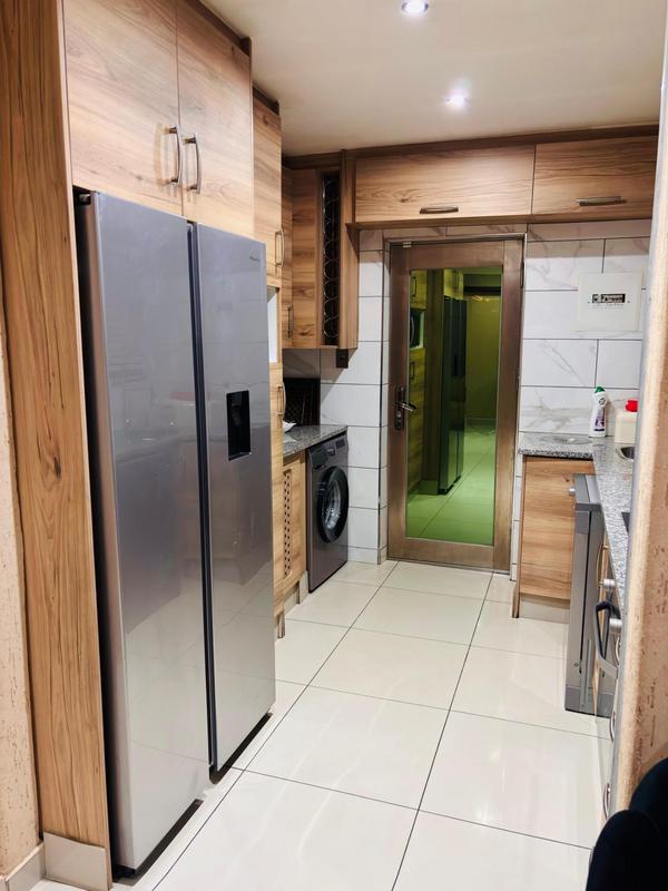 To Let 3 Bedroom Property for Rent in Fleurhof Gauteng