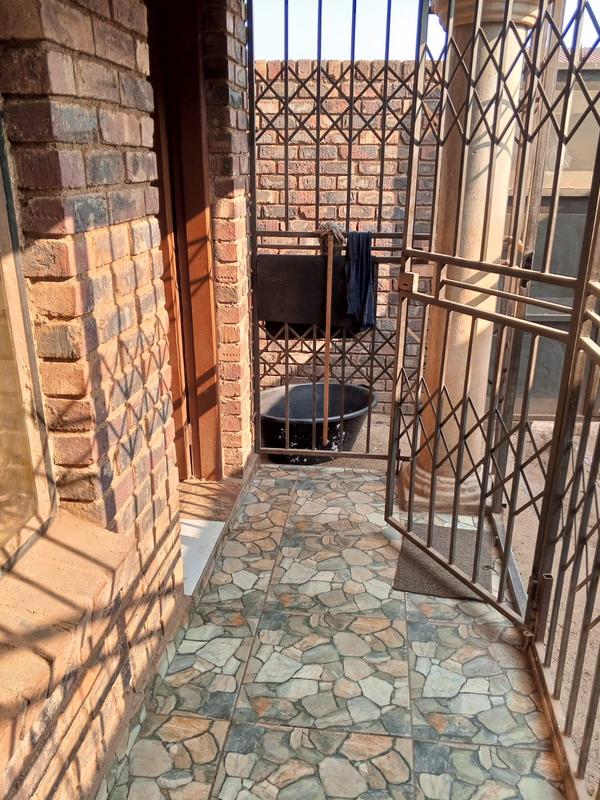 10 Bedroom Property for Sale in Tembisa Gauteng
