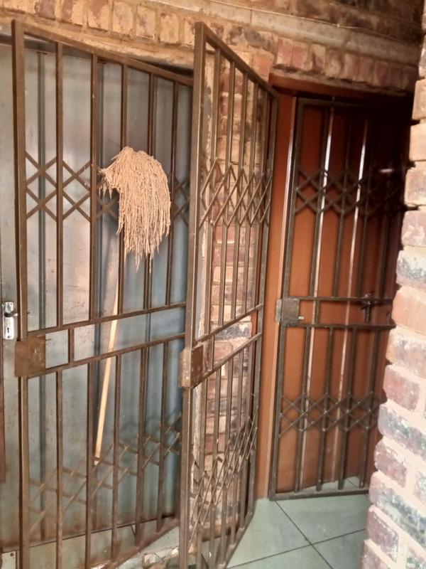 10 Bedroom Property for Sale in Tembisa Gauteng