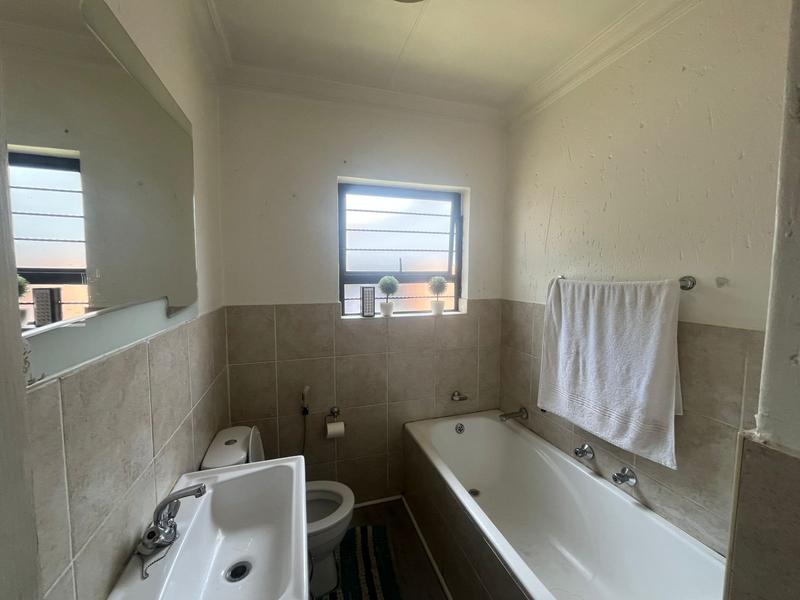To Let 2 Bedroom Property for Rent in Ravenswood Gauteng