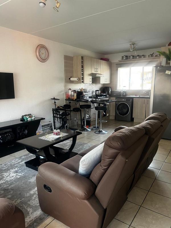 To Let 2 Bedroom Property for Rent in Meredale Gauteng