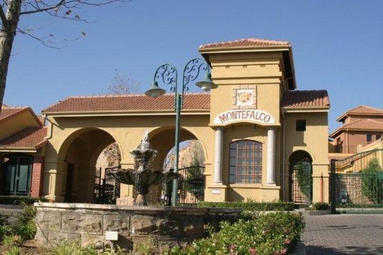 To Let 2 Bedroom Property for Rent in Pineslopes Gauteng