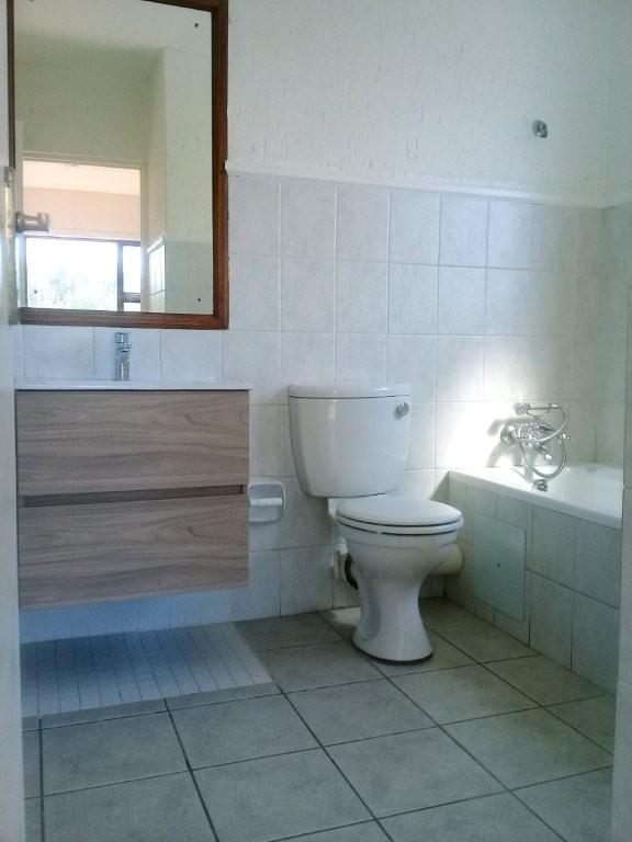 To Let 2 Bedroom Property for Rent in Pineslopes Gauteng