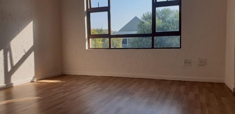 To Let 2 Bedroom Property for Rent in Pineslopes Gauteng