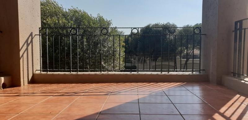 To Let 2 Bedroom Property for Rent in Pineslopes Gauteng