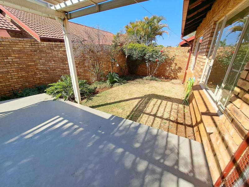 3 Bedroom Property for Sale in Rooihuiskraal North Gauteng
