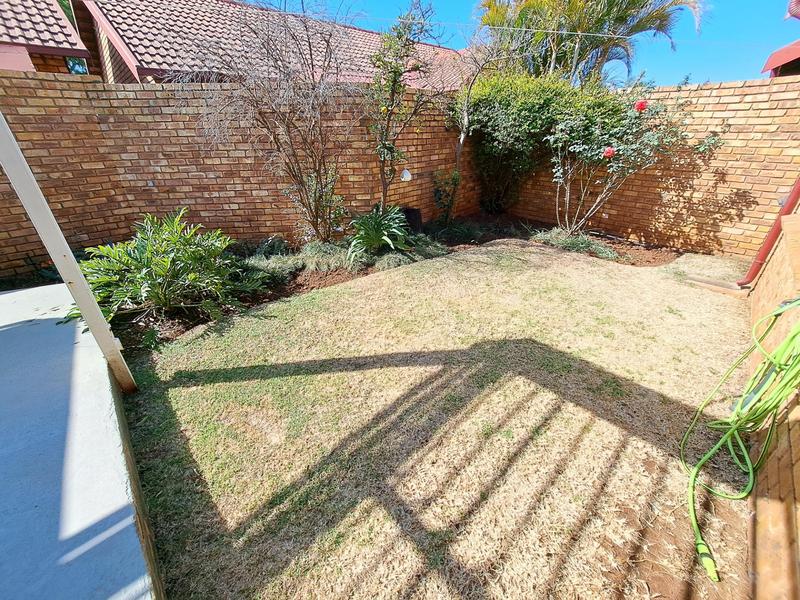3 Bedroom Property for Sale in Rooihuiskraal North Gauteng