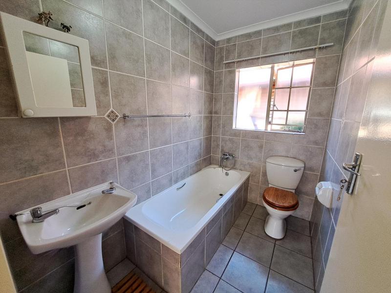 3 Bedroom Property for Sale in Rooihuiskraal North Gauteng