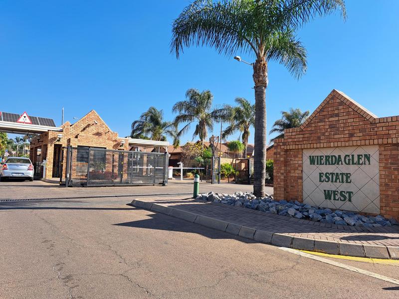 3 Bedroom Property for Sale in Rooihuiskraal North Gauteng