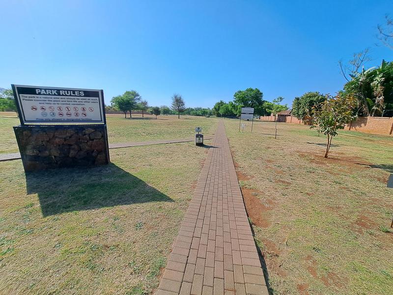 3 Bedroom Property for Sale in Rooihuiskraal North Gauteng