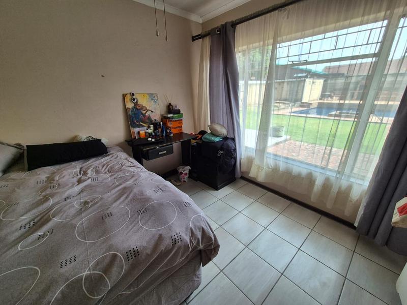 4 Bedroom Property for Sale in Brackendowns Gauteng