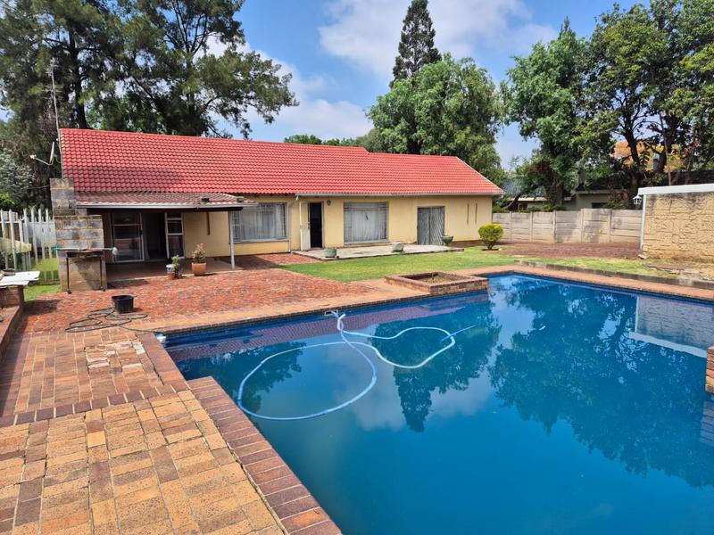 4 Bedroom Property for Sale in Brackendowns Gauteng