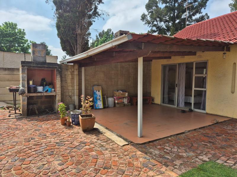 4 Bedroom Property for Sale in Brackendowns Gauteng