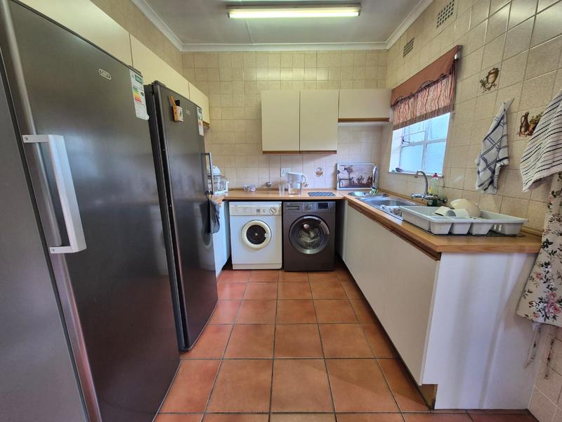 5 Bedroom Property for Sale in Brackendowns Gauteng