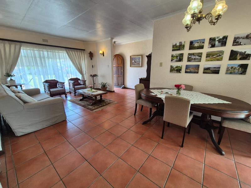5 Bedroom Property for Sale in Brackendowns Gauteng