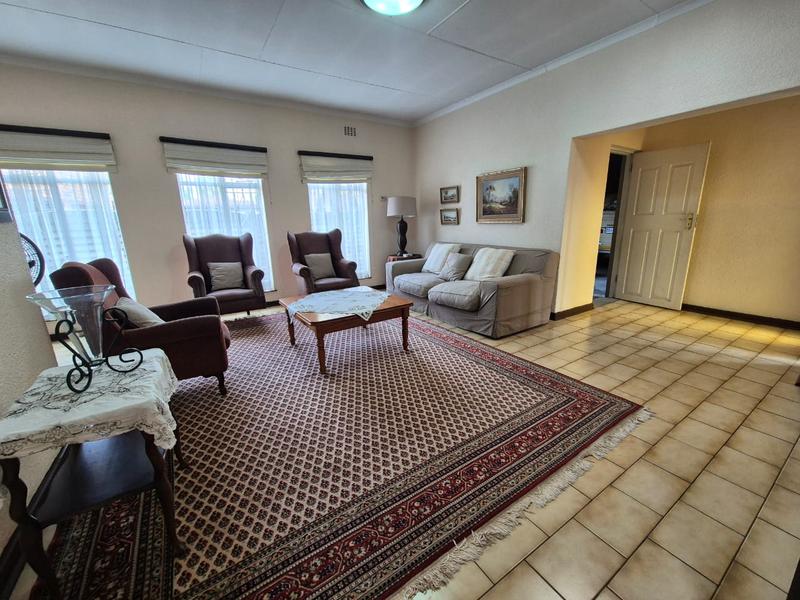 5 Bedroom Property for Sale in Brackendowns Gauteng