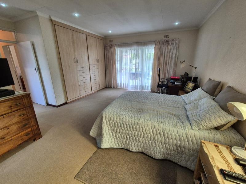 5 Bedroom Property for Sale in Brackendowns Gauteng