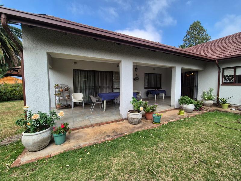 5 Bedroom Property for Sale in Brackendowns Gauteng
