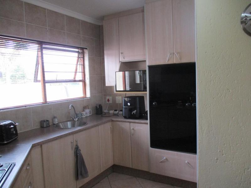 To Let 3 Bedroom Property for Rent in Radiokop Gauteng