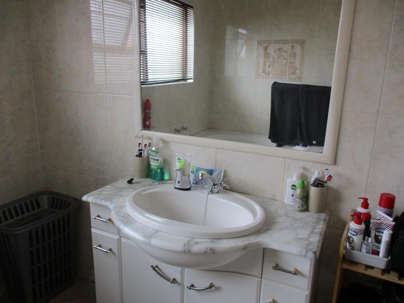 To Let 3 Bedroom Property for Rent in Radiokop Gauteng