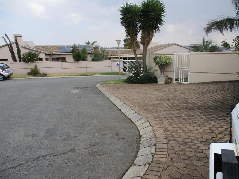 To Let 3 Bedroom Property for Rent in Radiokop Gauteng