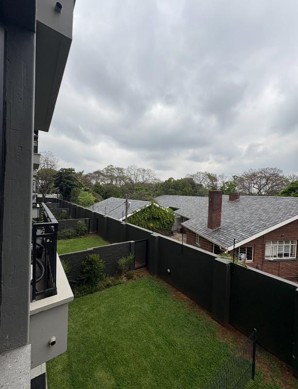 To Let 1 Bedroom Property for Rent in Waverley Gauteng