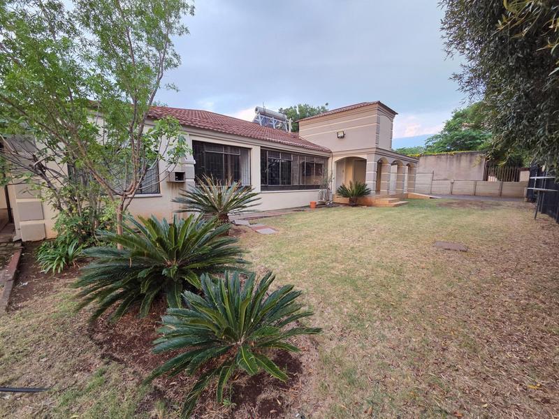 To Let 4 Bedroom Property for Rent in Erasmia Gauteng