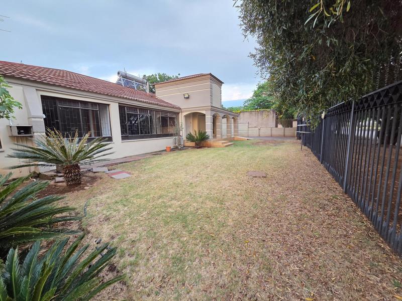 To Let 4 Bedroom Property for Rent in Erasmia Gauteng