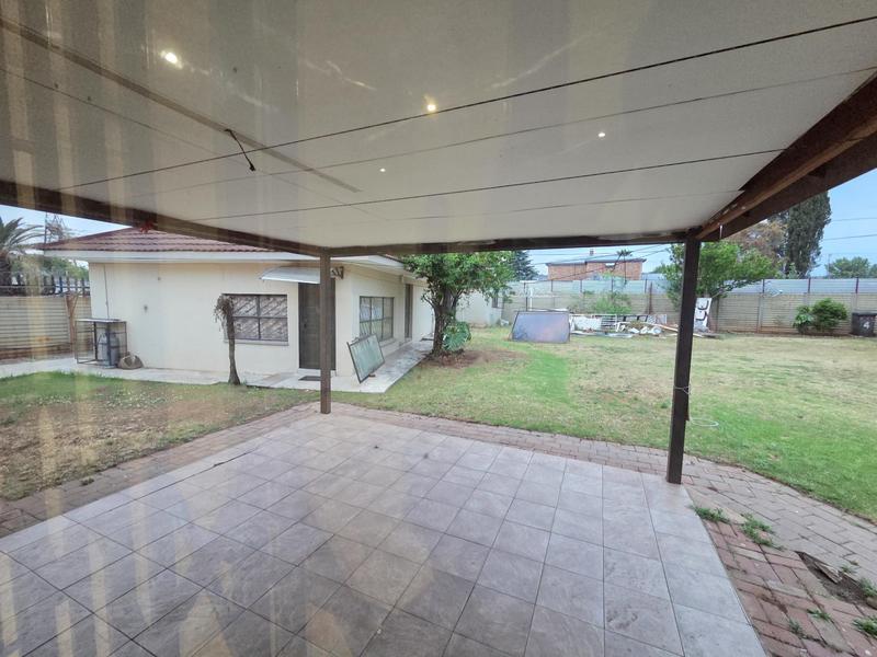 To Let 4 Bedroom Property for Rent in Erasmia Gauteng