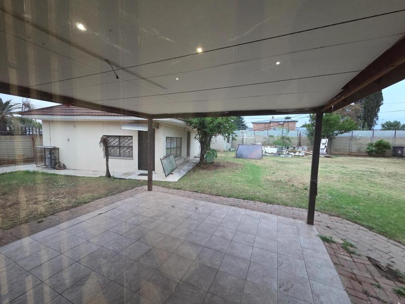 To Let 4 Bedroom Property for Rent in Erasmia Gauteng