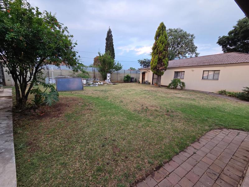 To Let 4 Bedroom Property for Rent in Erasmia Gauteng