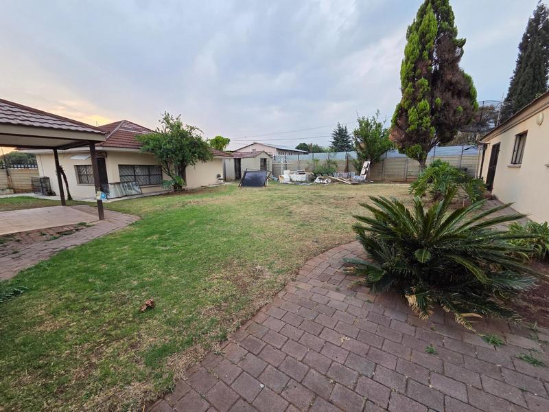 To Let 4 Bedroom Property for Rent in Erasmia Gauteng