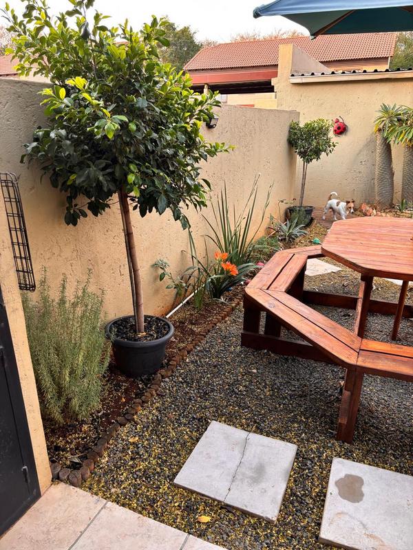 2 Bedroom Property for Sale in Annlin Gauteng