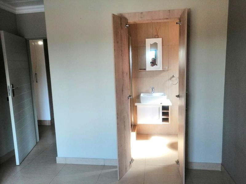 2 Bedroom Property for Sale in Annlin Gauteng
