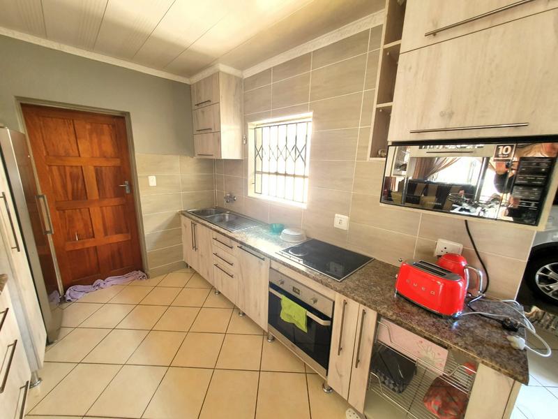 3 Bedroom Property for Sale in Heatherview Gauteng